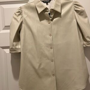 STEVE MADDEN
Jane Puff Sleeve Faux Leather Top In Bone